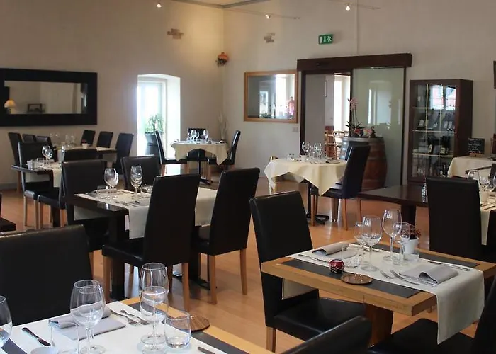 Au Cavalier Hotel 2*