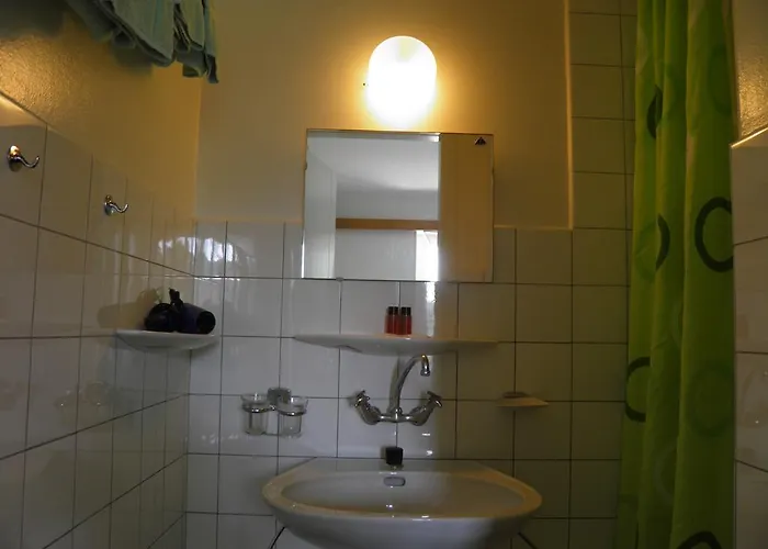 Au Cavalier Hotel 2*